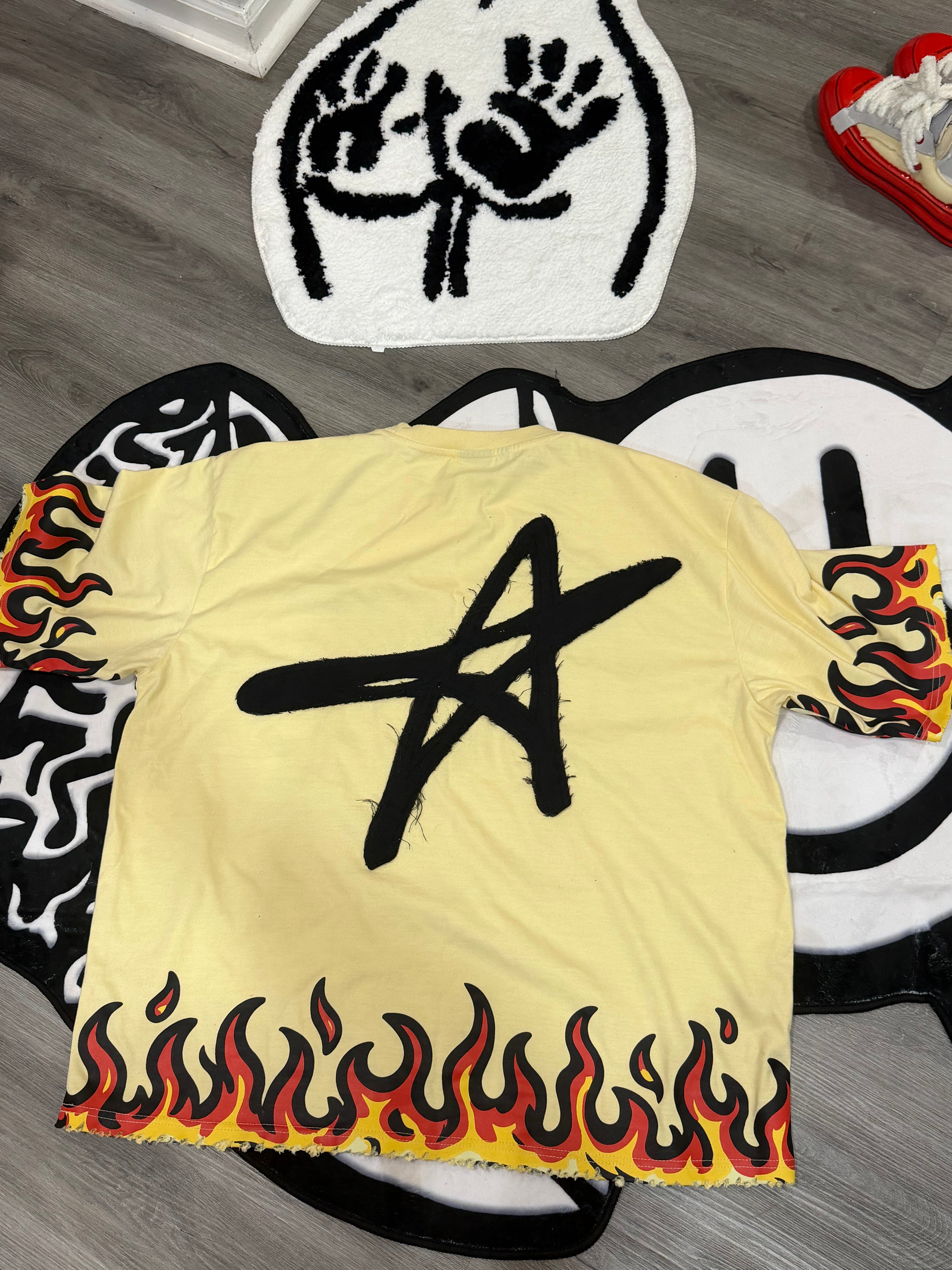 The "Mascot" Tee in Del La Creme