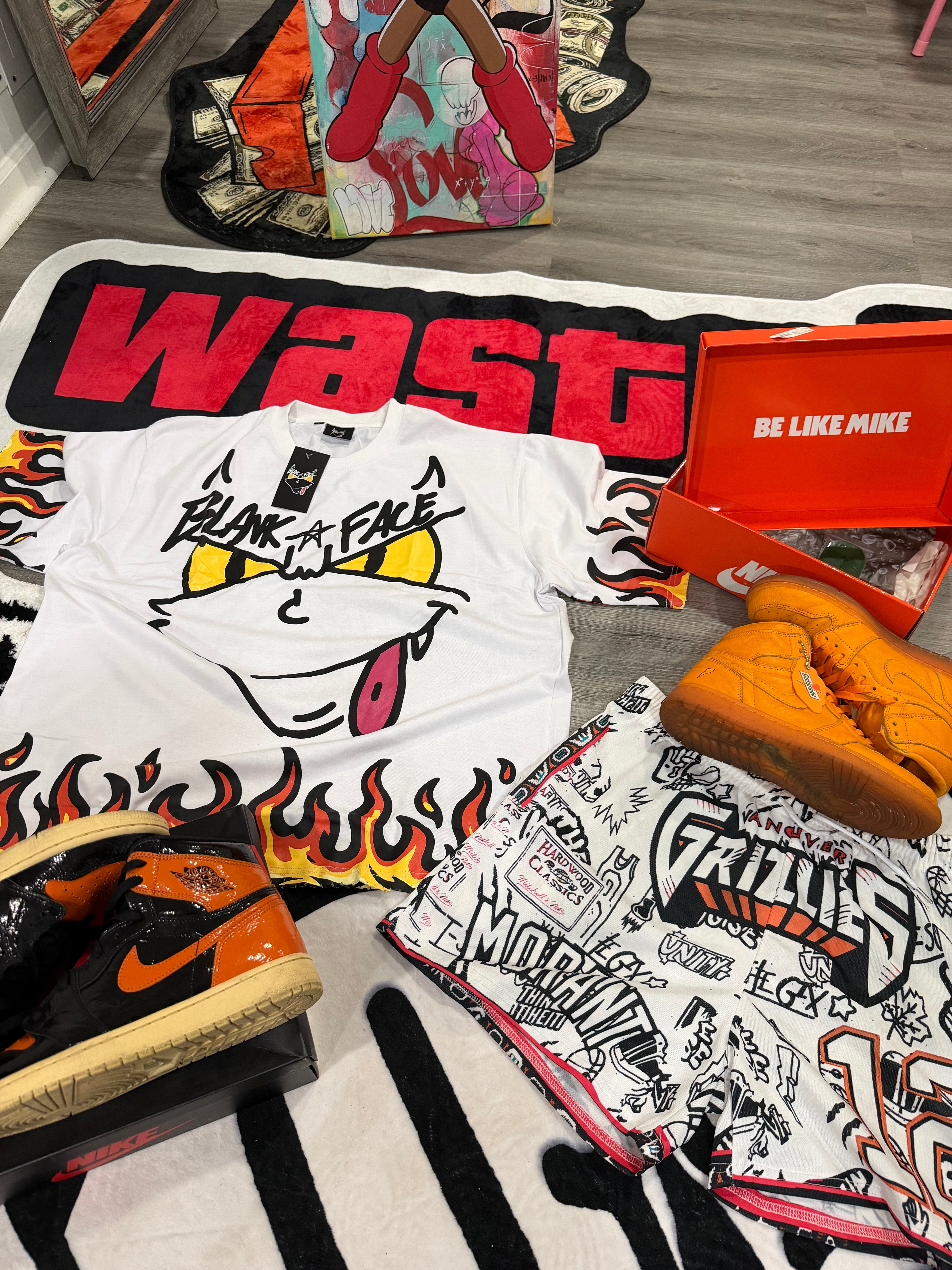 The "Mascot" Tee in Blanco