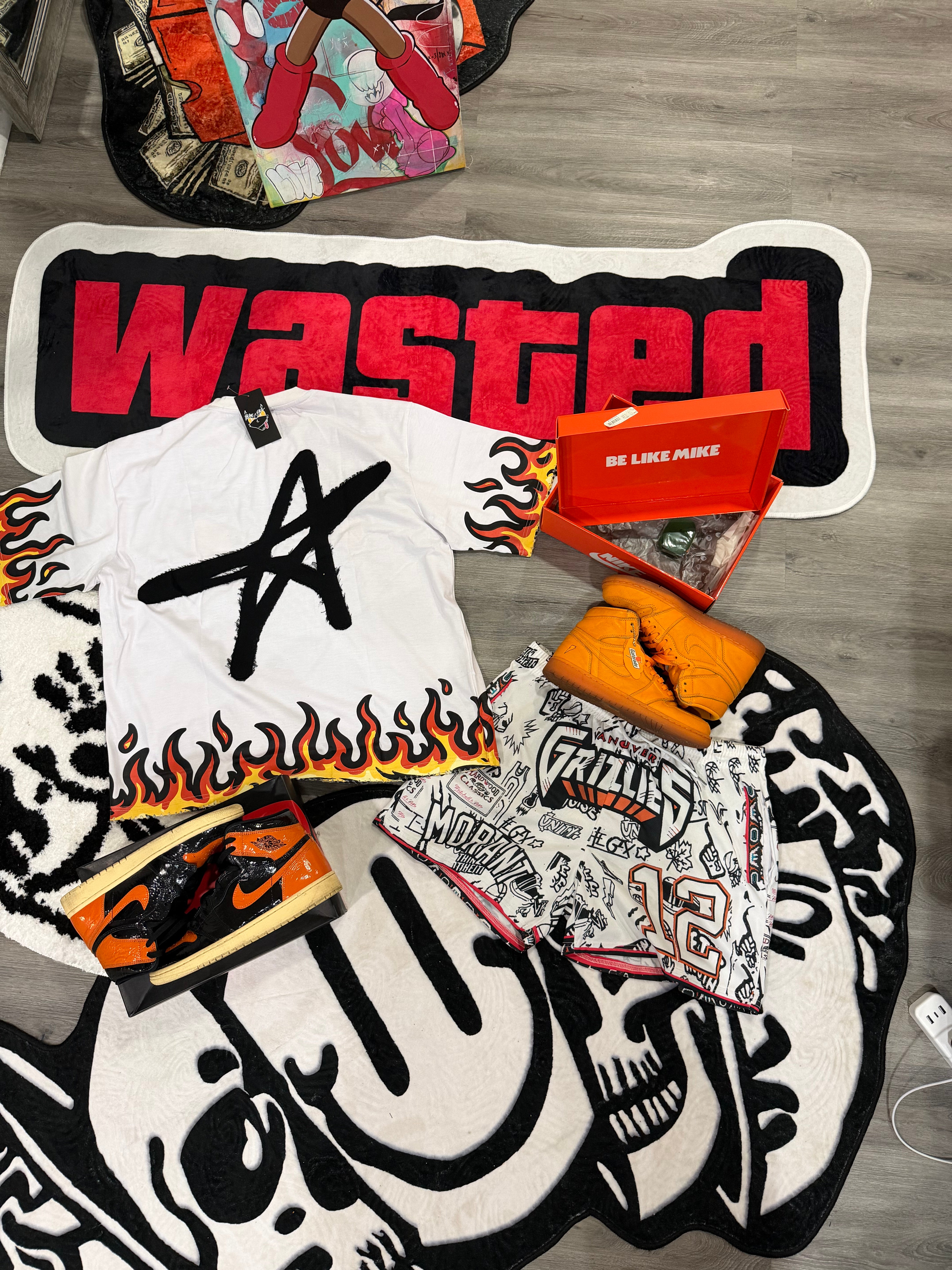 The "Mascot" Tee in Blanco
